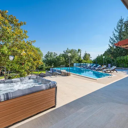 Casa Travertina Ruhci