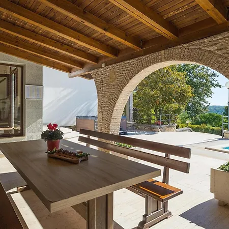 Casa Travertina بيت للعطل